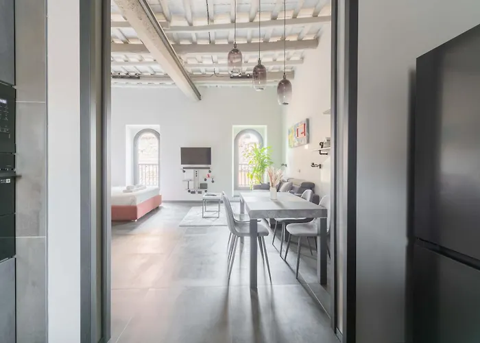 Historic Centre Luxury Rooftop Apartment